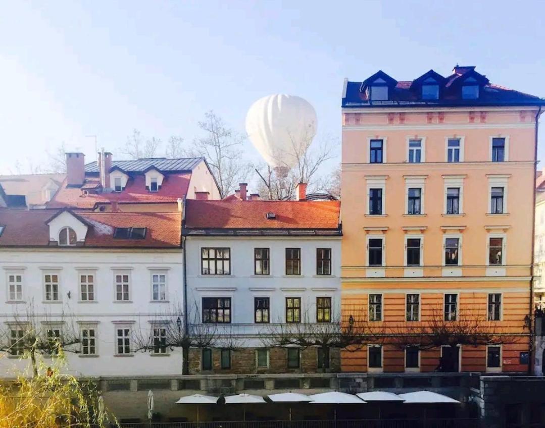 Apartment In The Heart Of Ljubljana Bagian luar foto